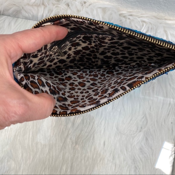 sequin cosmetic bags lined with leopard print - Picture 10 of 11